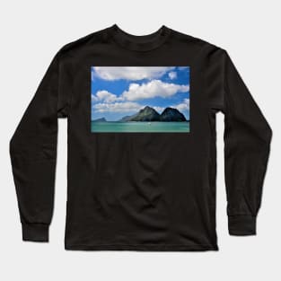 Vue sur la Mer à El Nido, Philippines Long Sleeve T-Shirt